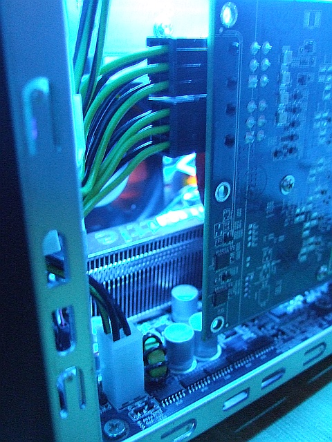 HD4870@shuttle.jpg